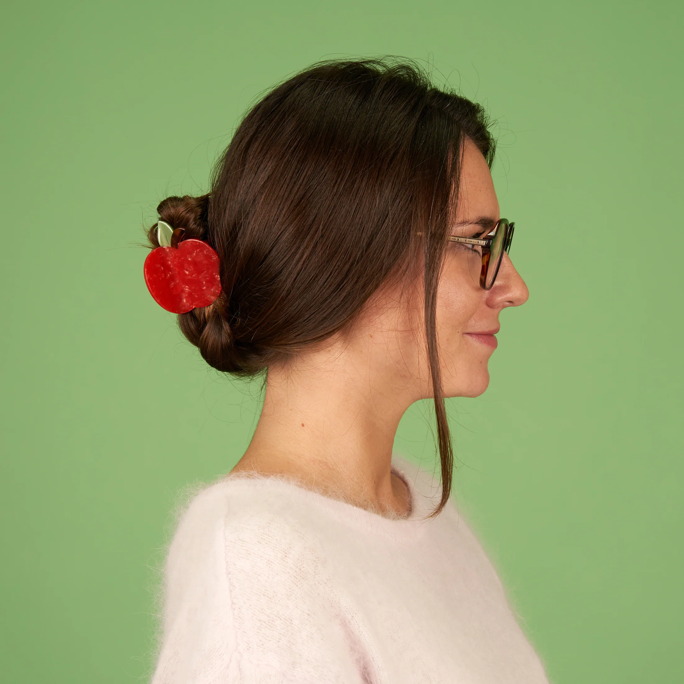 coucou-suzette-accessoire-accessory-cadeau-gift-tendance-mode-trendy-fashion-dinette-automne-fall-tea-party-pince-cheveux-hair-claw-pomme-apple-fruit-red-rouge-porte.jpg Κλάμερ Μαλλιών "Κόκκινο Μήλο" by Coucou Suzette - Image 1